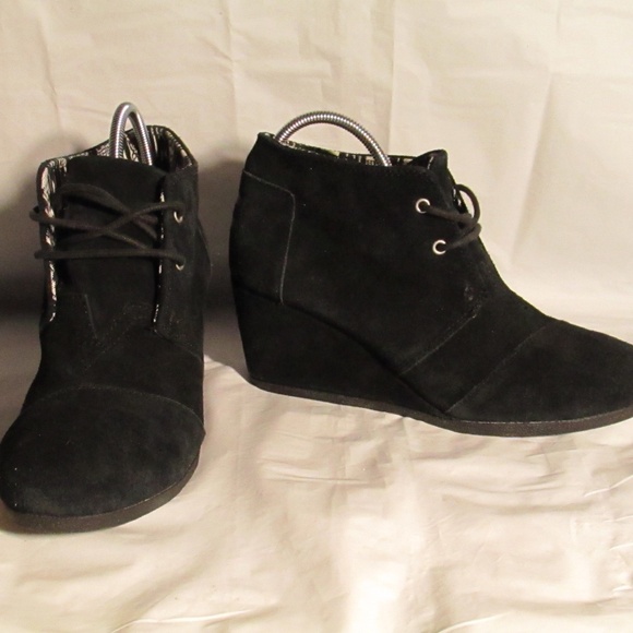 TOMS Women's Desert Wedge Ankle Booties - Picture 1 of 8